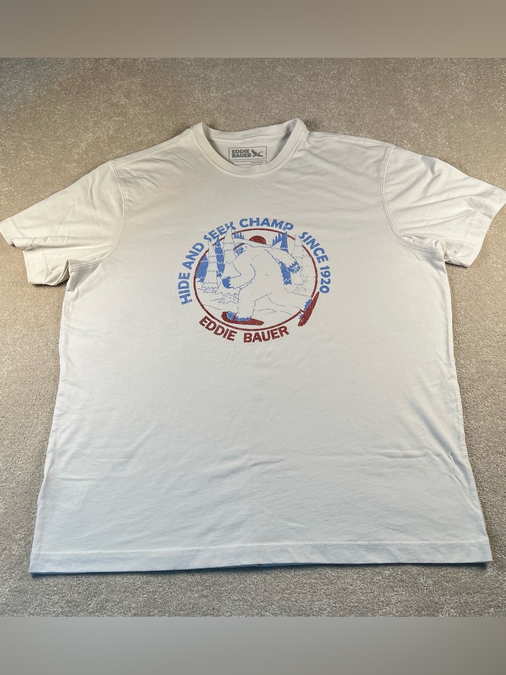 Eddie Bauer T-Shirt Crew White Winter Hide and Seek Champ Yeti Men's Large